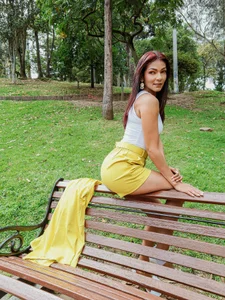 HannaPetit elegant yellow suit Pic 2