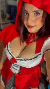Zdjęcia horny_roomiess Little Red Riding Hood:  9