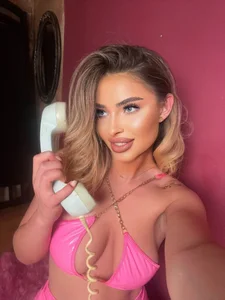 GraceCarther Public صورة واحدة|GraceCarther Public صورتان|GraceCarther Public  صور|GraceCarther Public  صورة