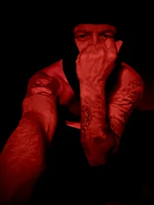 ToplessTalks: Host : L.B. ( 2 фото)