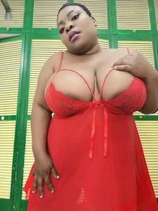 Ebonyhotass26: Public ( 2 фото)