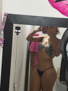 Zayamoon7 kullanıcısının A little bit about me—would you like to get to know me better?😈​ albümü -  5 fotoğraf