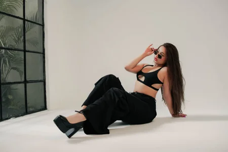 MiaKay1 Dark, bold & irresistible 🖤 Pic 2