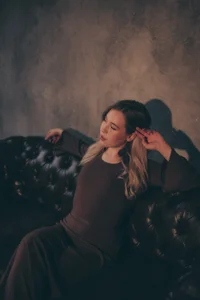 LanaRoselleのShyの 5枚の写真