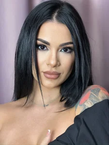 LauraLora3 Public Pic 5