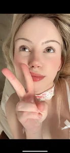 AnnAbbey cute🥰 Foto 6