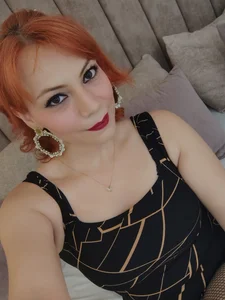 leloo_swift The lady in black Pic 5