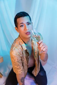 🎉🍑 I want spanks and kisses... it’s my birthday. de Sidney_Belle  Imagens