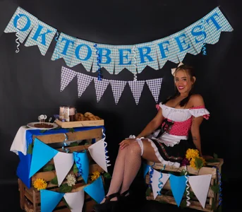 mssburbuja: happy oktoberfest ( 2 фото)