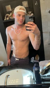 zack111g Public Pic 4