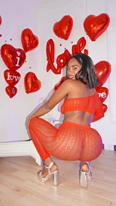 JadaMillss Will you be my Valentine? 💘🌹 Poză 3