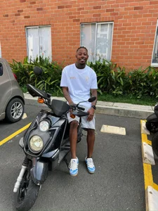 Sexy Latin Ebonny Man de CHEVI_BROWN20CM Foto 5