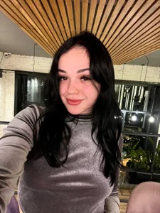 Handsome, they're smiling at you od Jennifer_anniston  snímek