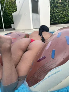 nia__white nia en vacaciones Pic 9