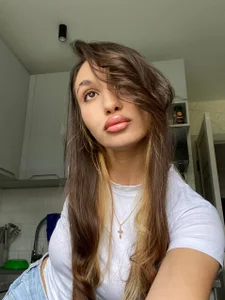 MelodyCarnillo 💜 . fénykép
