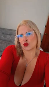 Majo_Soussa Small gift before my vacation Pic 3