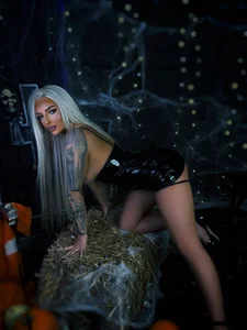 Peek-A-Boo 😜🎃 od MissObsidian  4 snímek