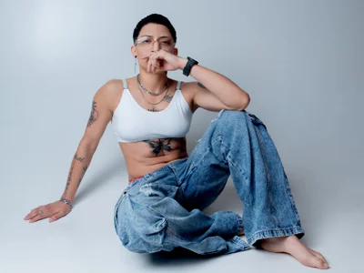 ZoeKrug Hot girl🖤 Pic 2