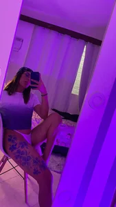 tina_olsen07 Do you like paint on the body? Εικόνα 3