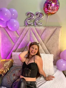 Amelia_Saenz_ 🎊 Its My Birthday 🎊 Pic 4