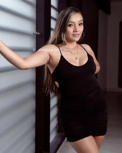 powerful woman de gabriella_coxx  2 photos