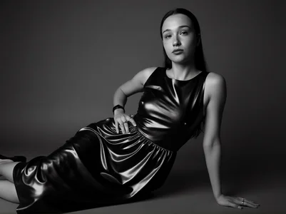 CarmelaLiebherrmy dress that will drive you wild图片 3