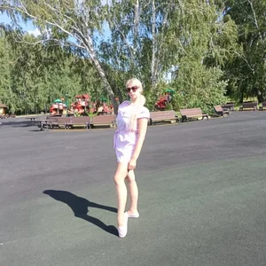 KyliePagA pleasant walk love Bild 2