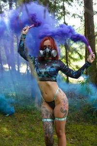 GirlGogo Brigth smoke Pic