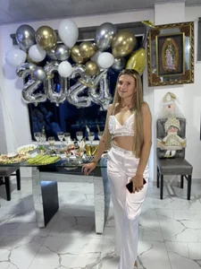 blondeb201 Happy New Year Pic 2