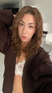 KeilaJeschon Blooming sweetie🪷😋💋 Pic 4