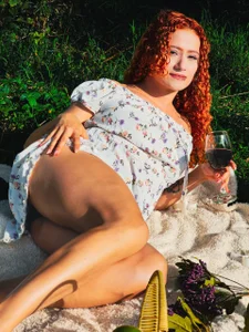 amy_e Birthday Picnic Vibes 🎂 Pic 4