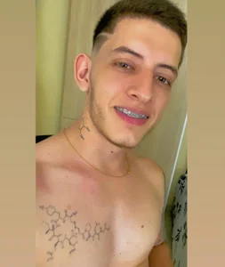 Allan_Peige: Me ( 2 фото)