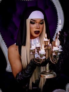 NaomiSteward: 🍑🍬 Our souls intertwine, creating a spell of pleasure that I cannot resist.😈😍 ( 2 фото)