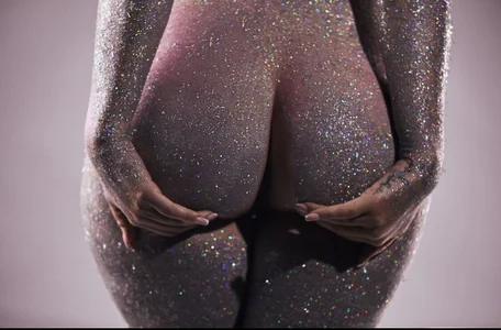 rouse_lili A galaxy in my body✨✨  9টি ছবি