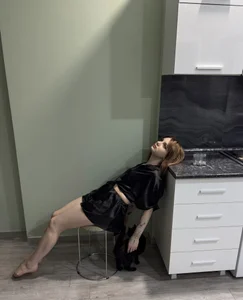 MeviCoral 🥵 Would you fuck on the table? 🥵 사진 3