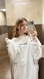TiffanyOmlin Public Pic