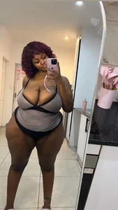 Yung-Missyの🤸🏽‍♂️の 6枚の写真