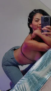 Carla_evans_のsexy girl very hot and naughty 🥵😋の 3枚の写真