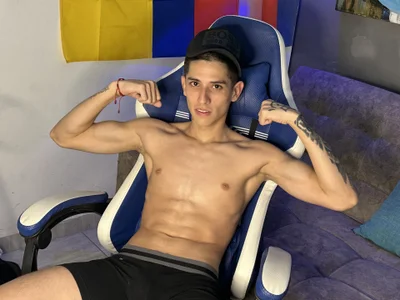 Steven_Saenz I am Steven Pic 4