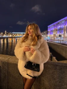 ViXXXiee's Winter Sex Photo 3