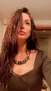 Public de LARACROFT99  5 Imagens