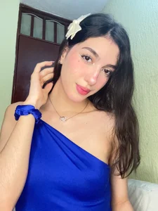 Emily-hottsonDO U LIKE MY COLOR? 🍓❤️‍🔥图片 3