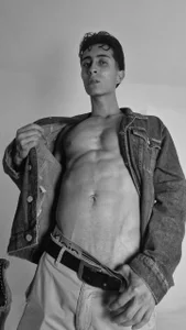 sammy_and_ithanSexy in black and white Bild 6