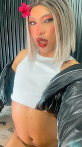 How hot I see myself? de AndyBlake_  3 Imagens