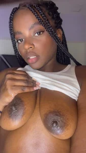 NAHO_23 pussy lips Pic 2