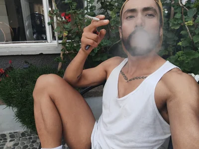 Tom_cooper_ Chill out and get hard! Pic 2