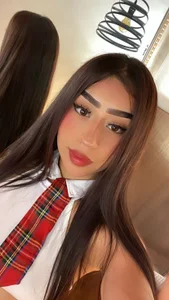 Violet_carson Judicious and good girl 🤓📄 Immagine 