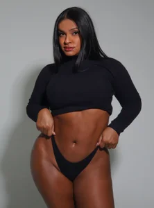 nashiira_ a good day to be in black🖤🔥 Pic 2