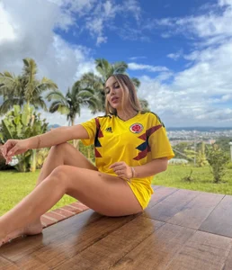 Lizz_Tayler I want your Colombia favorite 🇨🇴 Pic