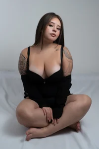 MariamCute_ "Between Wings and Gazes"😋 . fénykép